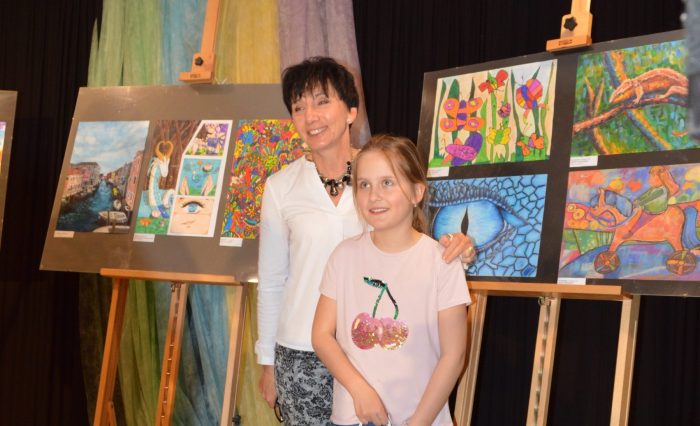 Laureatka wraz z nauczycielką